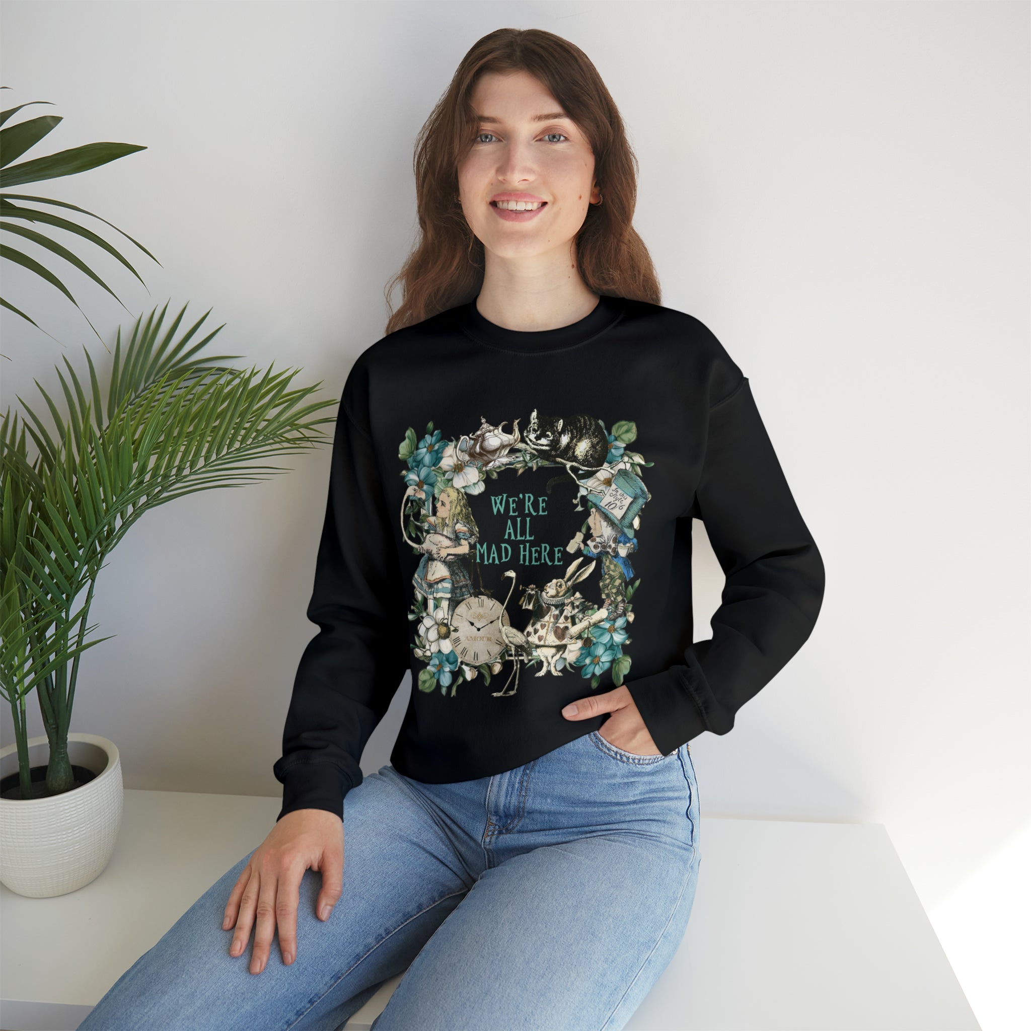 Alice’s Adventures in Wonderland Sweatshirt Vintage 8