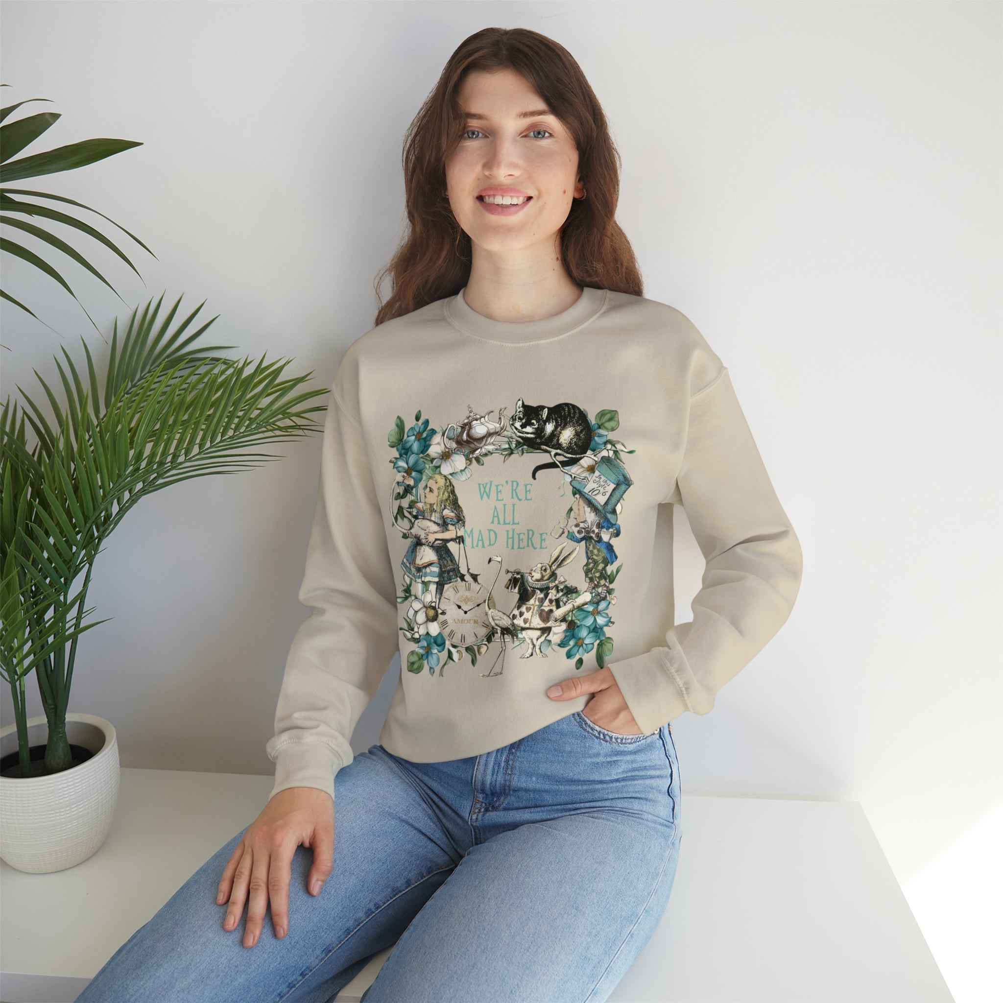 Alice’s Adventures in Wonderland Sweatshirt Vintage 8