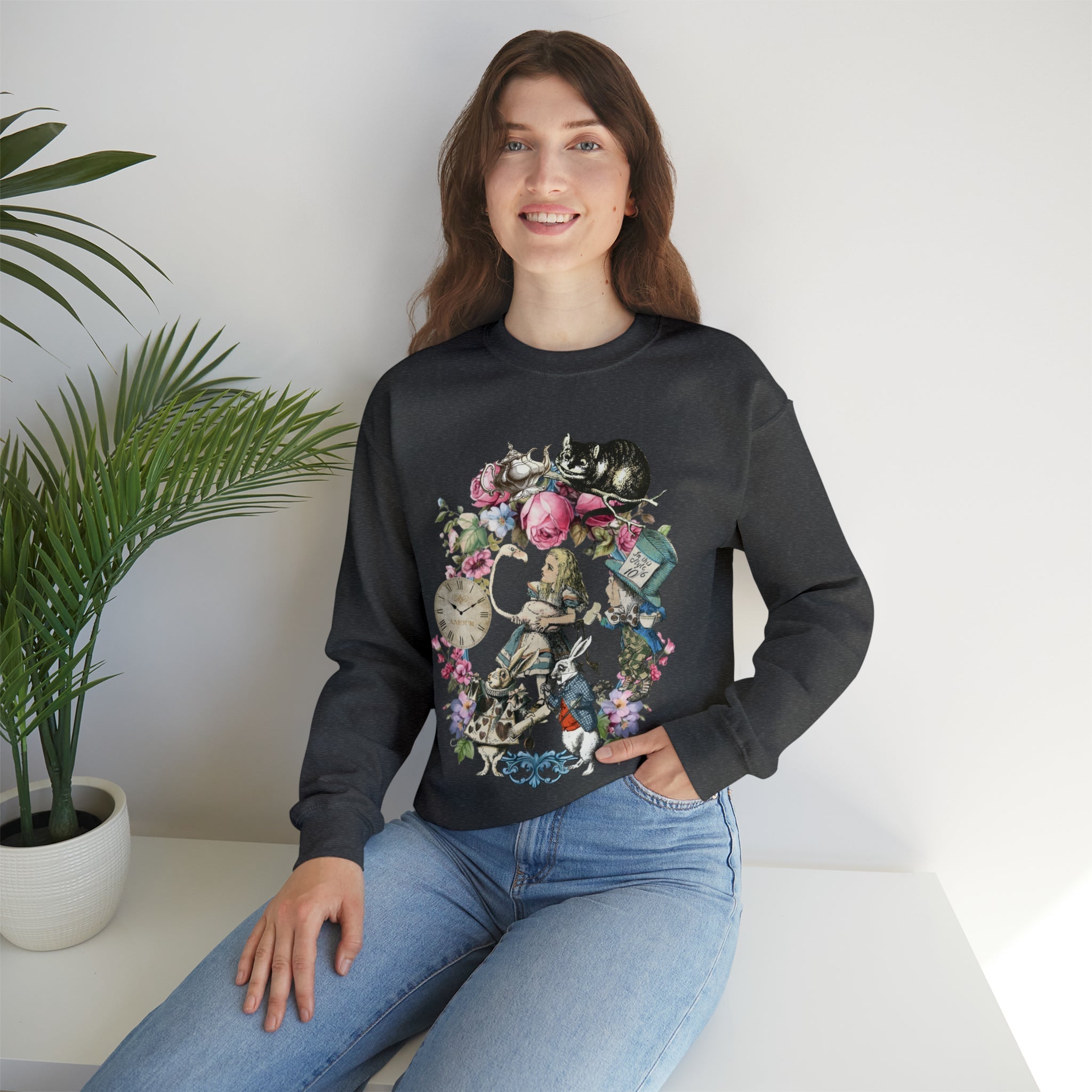 Alice’s Adventures in Wonderland Sweatshirt Vintage 9