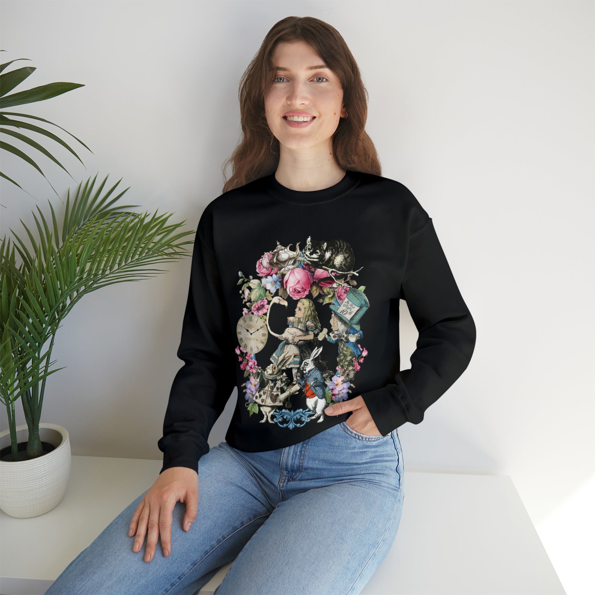 Alice’s Adventures in Wonderland Sweatshirt Vintage 9